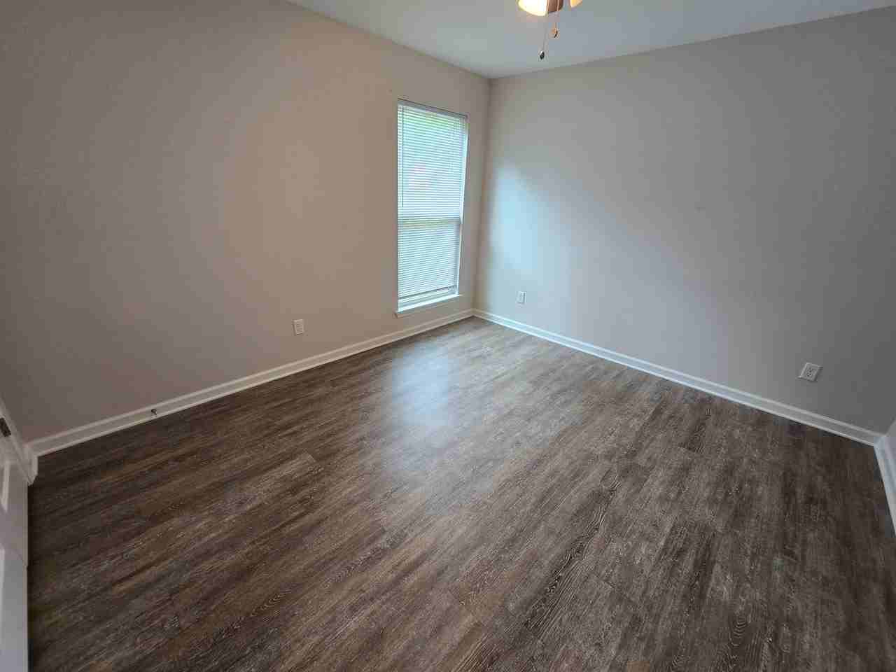 1221 Cherry Ln - Photo 7 of 11