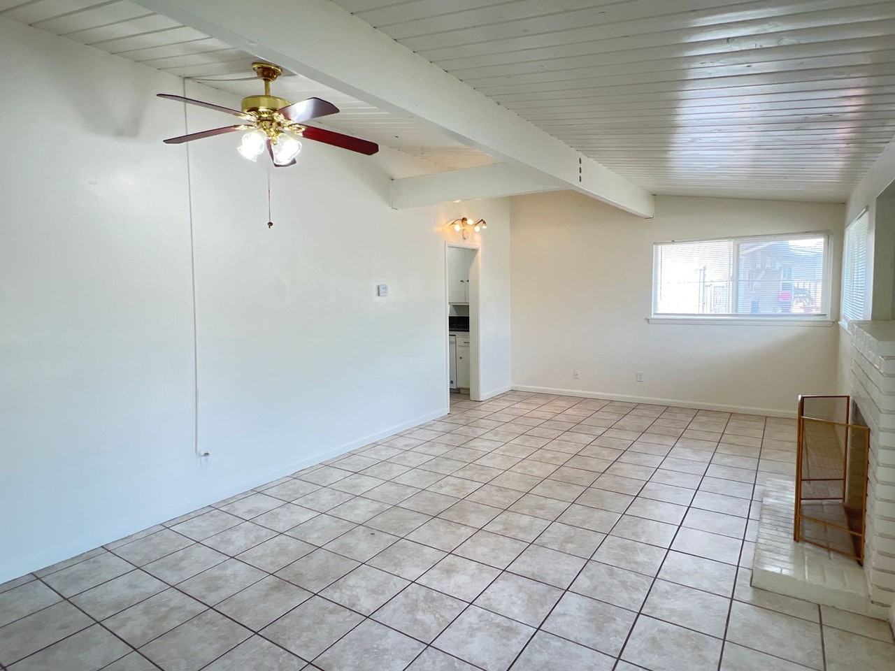 2708 Occidental St - Photo 3 of 20