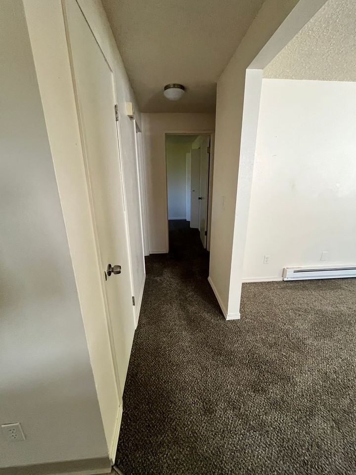 #366 TRACY COURT - Photo 5 of 12