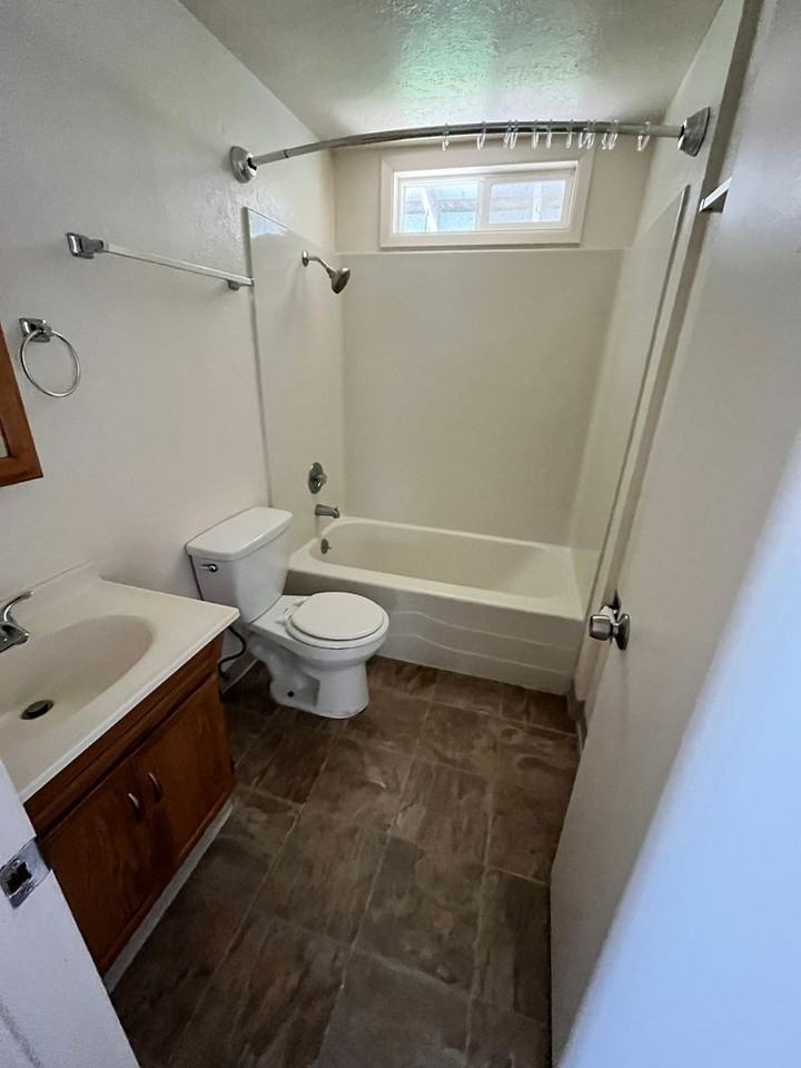 #366 TRACY COURT - Photo 6 of 12