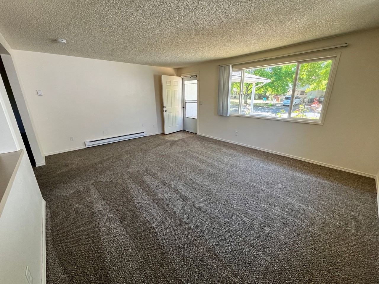 #366 TRACY COURT - Photo 2 of 12