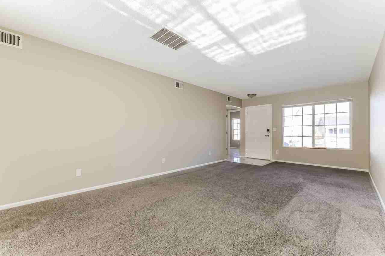 5083 Helena Ct - Photo 4 of 35