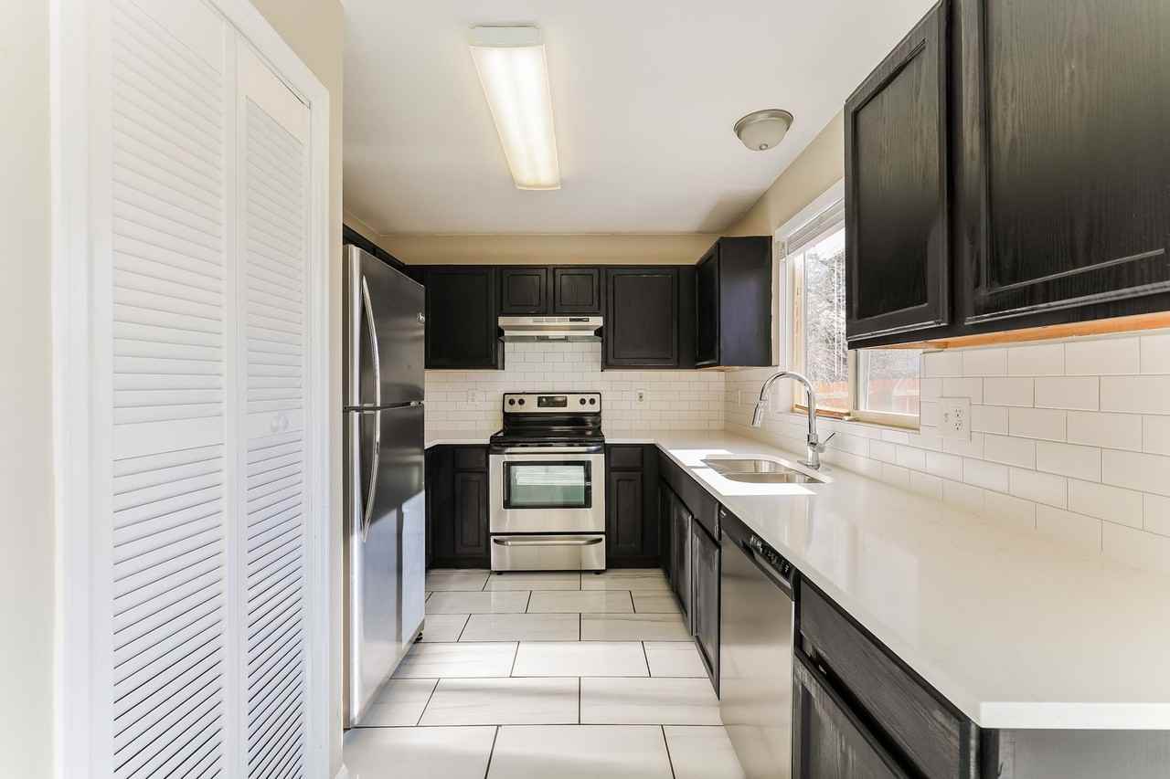 5083 Helena Ct - Photo 6 of 35