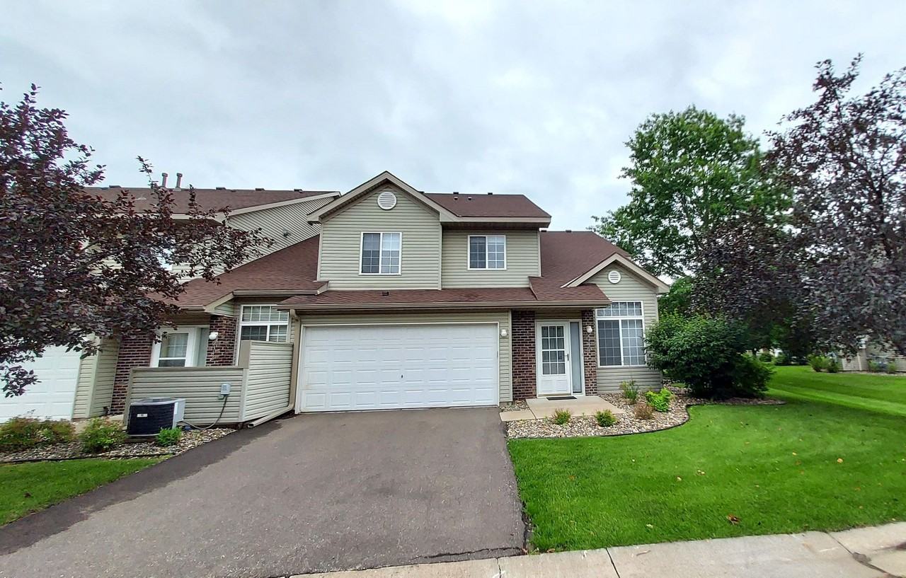 2340 Oakridge Cir - Photo 2 of 22