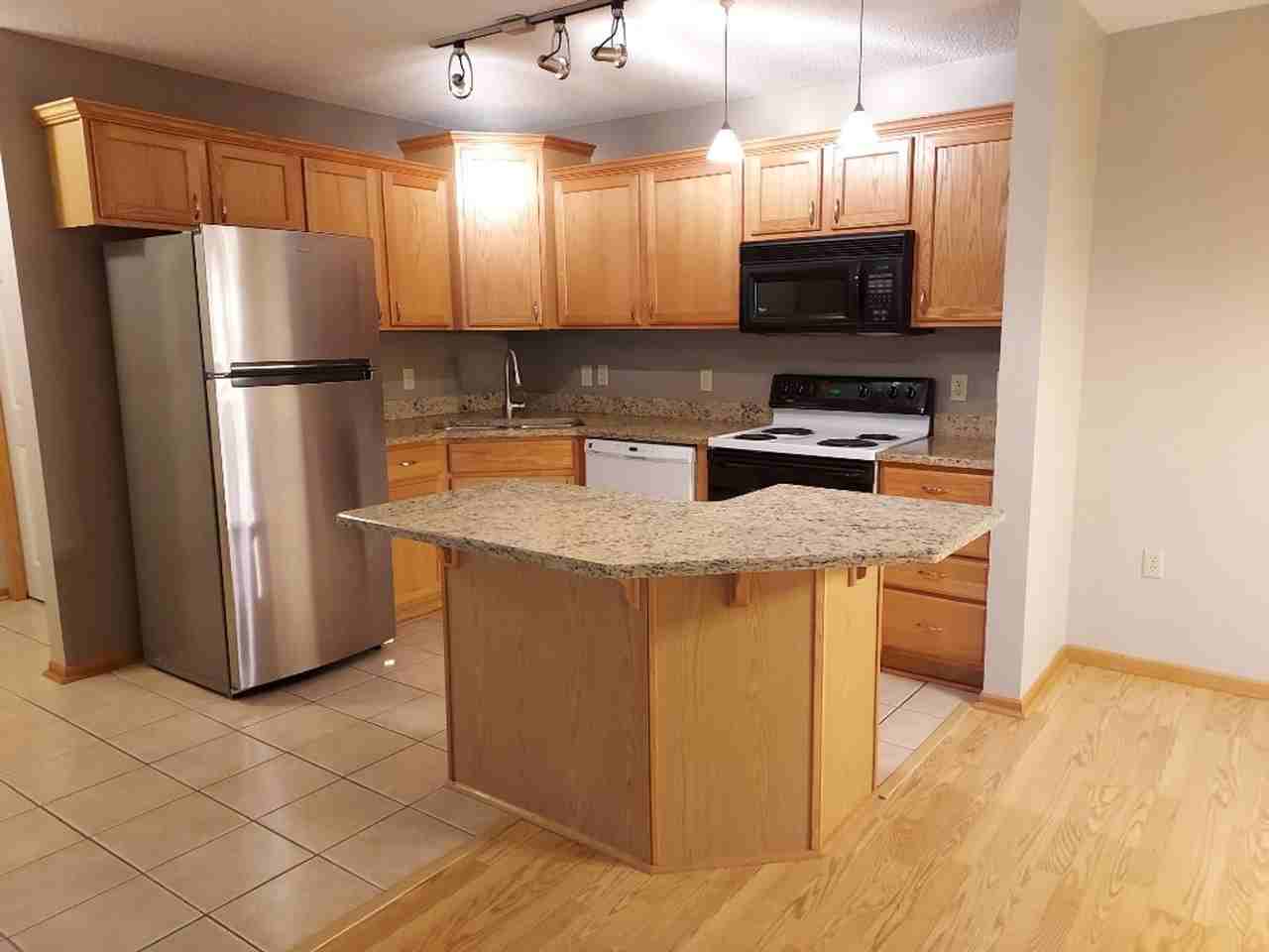 2340 Oakridge Cir - Photo 6 of 22