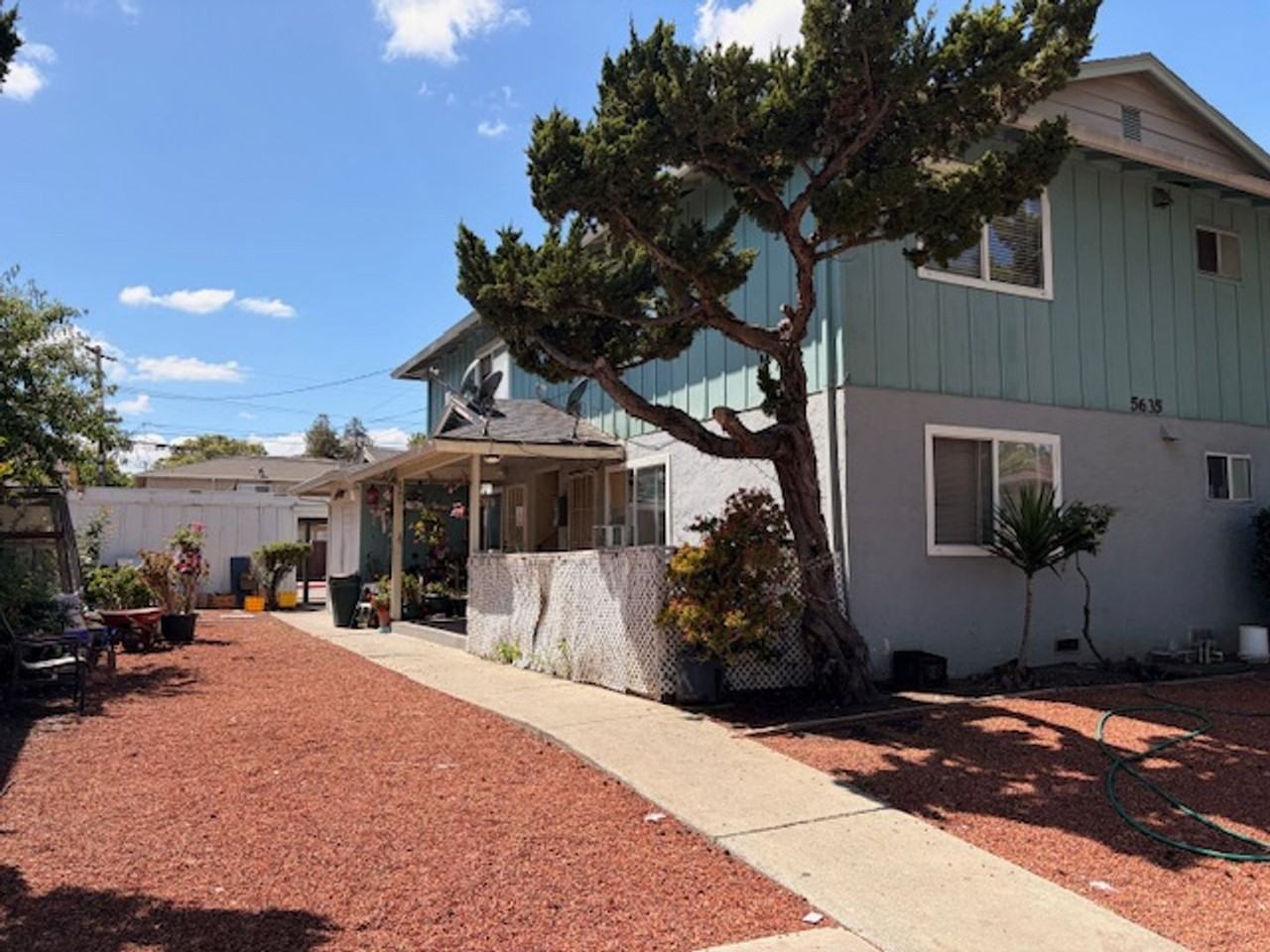 5635 Hoffman Ct - Photo 2 of 10