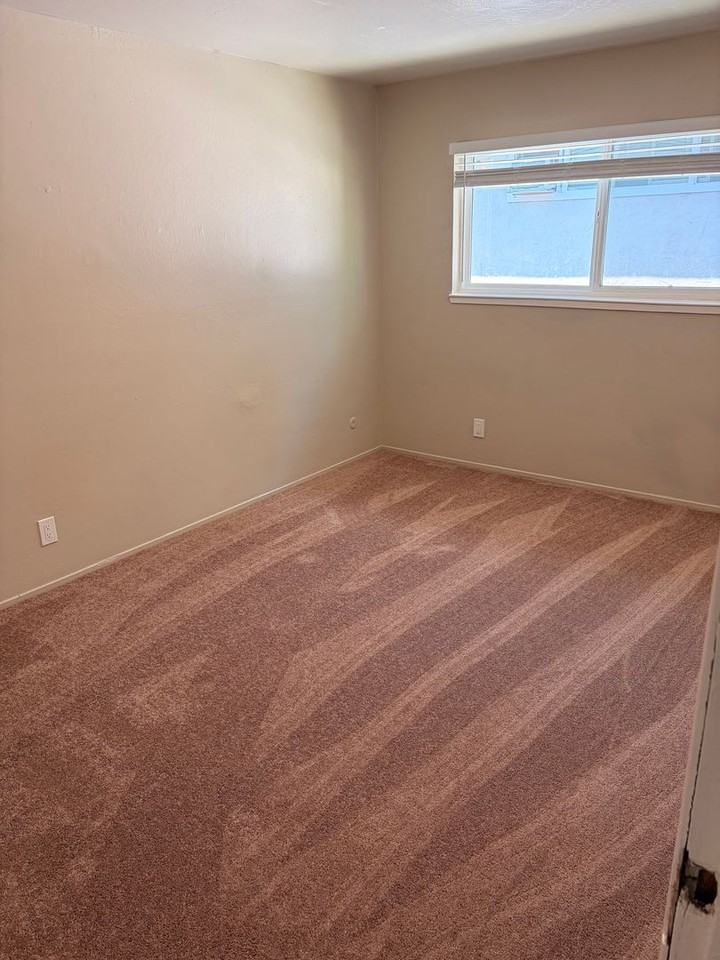 5635 Hoffman Ct - Photo 6 of 10