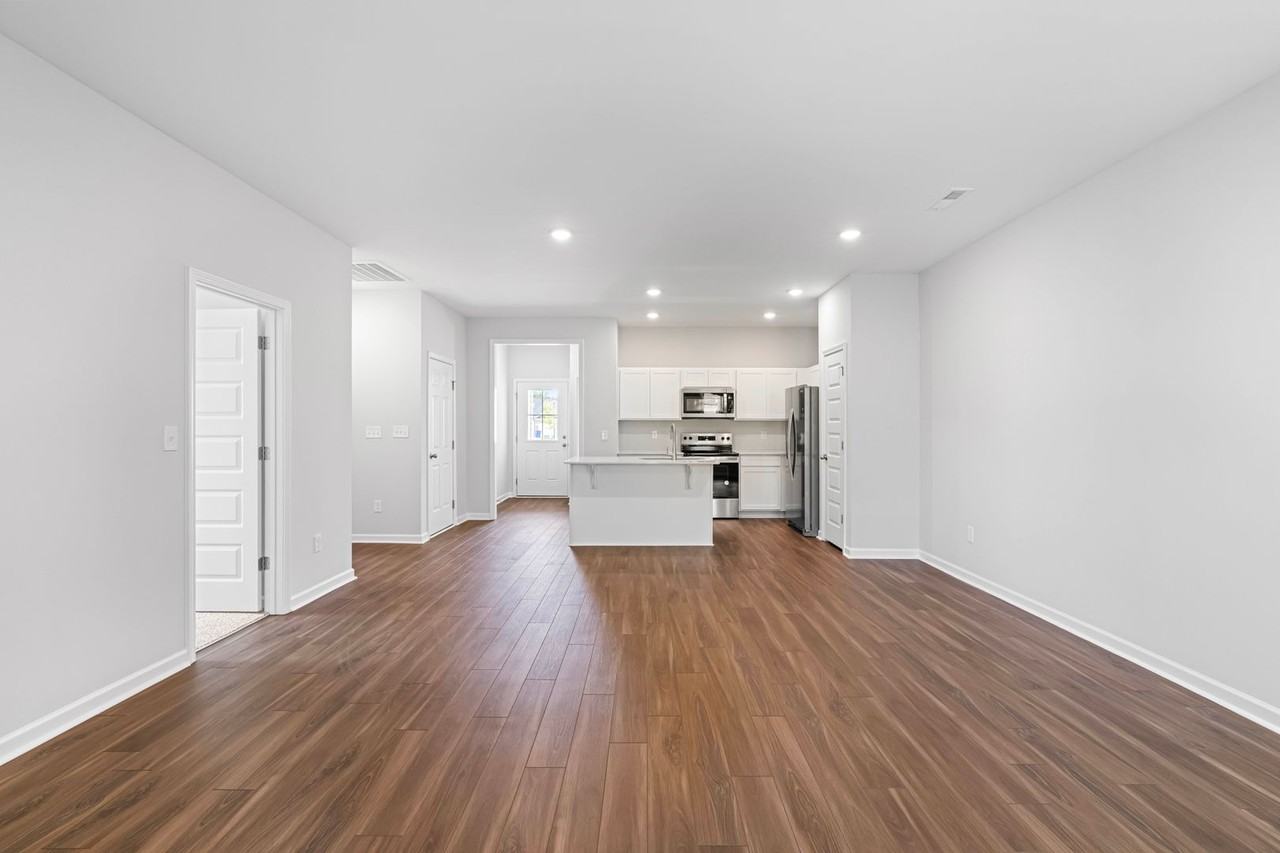 289 Sandpiper St - Photo 4 of 15