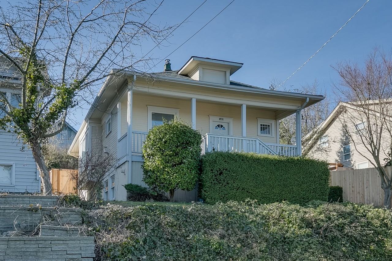 6013 6th Ave Ne - Photo 2 of 24