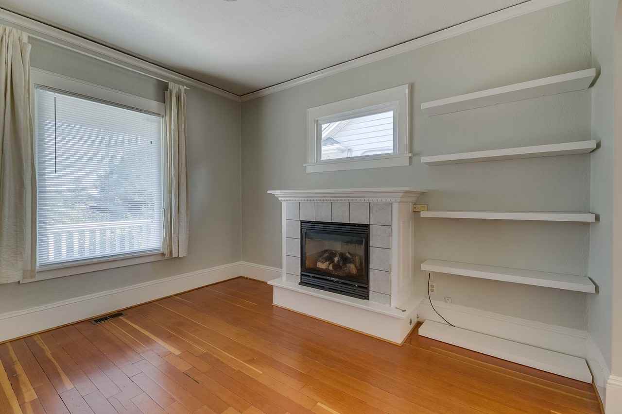 6013 6th Ave Ne - Photo 5 of 24
