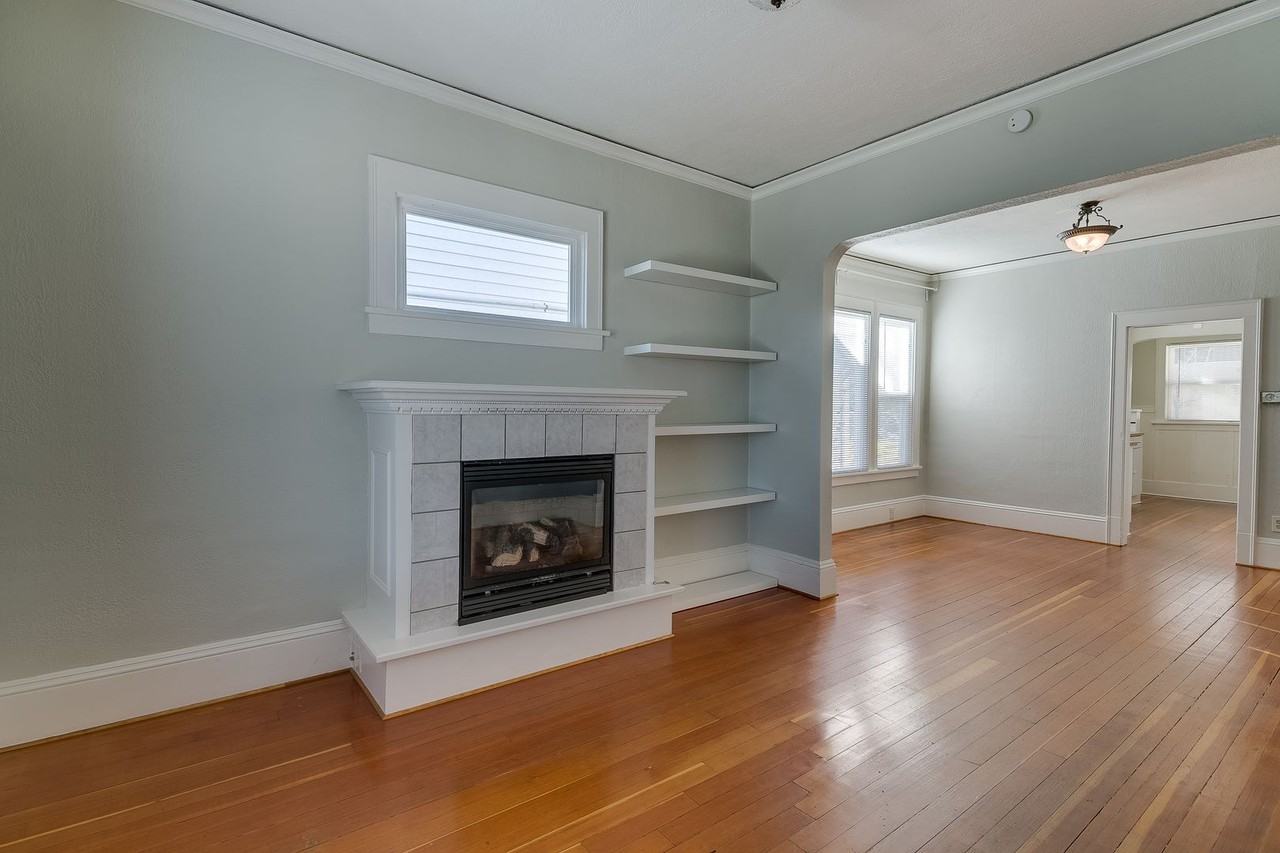 6013 6th Ave Ne - Photo 6 of 24