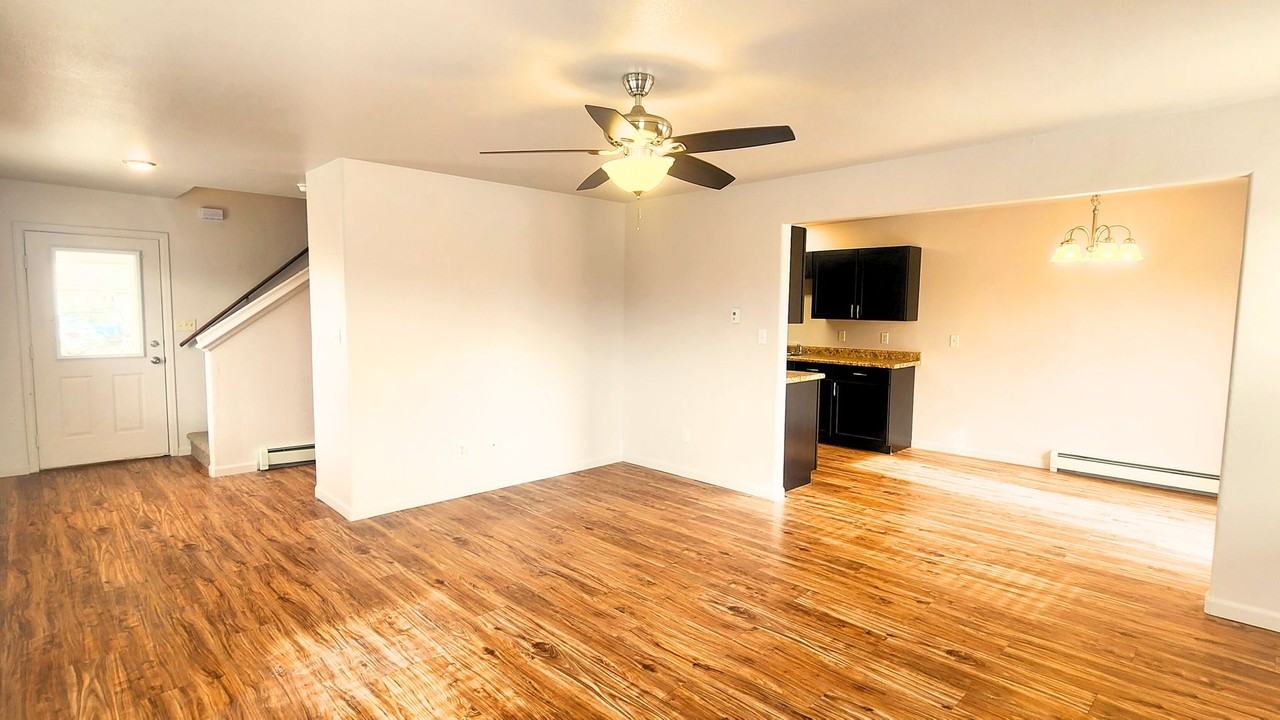 2835 Morningside Ct - Photo 2 of 8