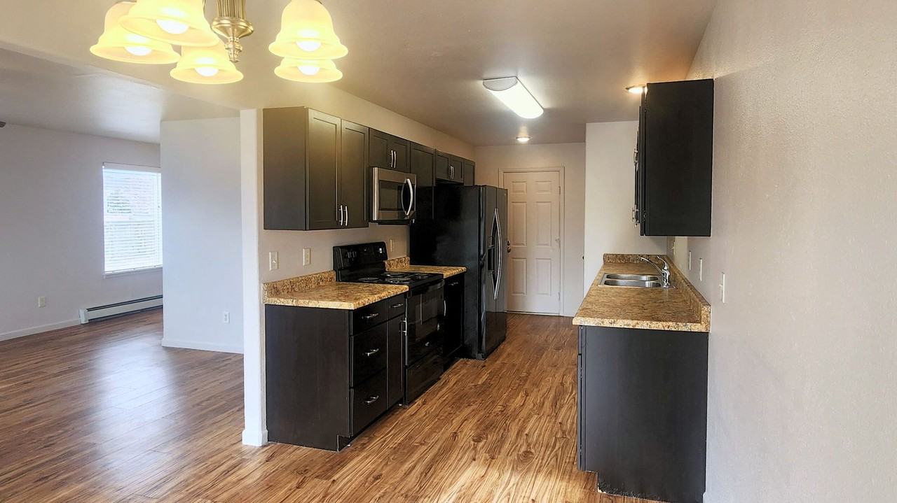 2835 Morningside Ct - Photo 3 of 8