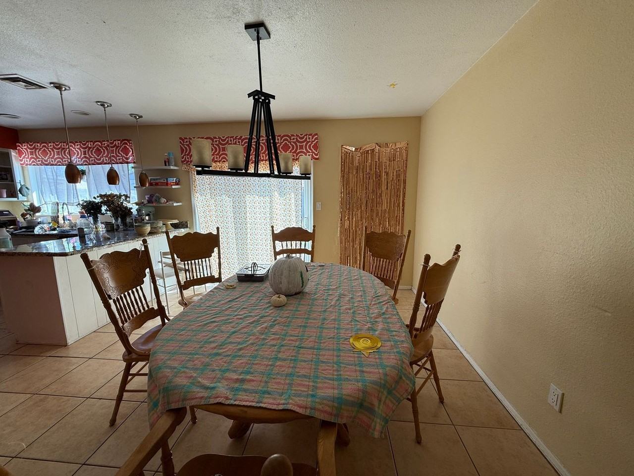 2263 E Hampton Ave - Photo 4 of 11