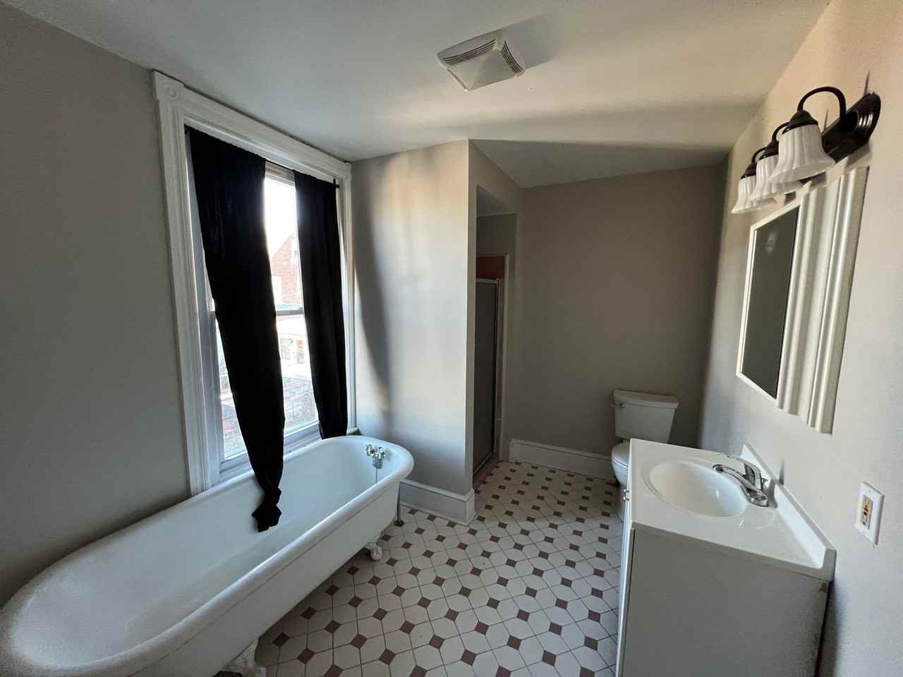 515 Bishopthorpe St - Photo 7 of 8