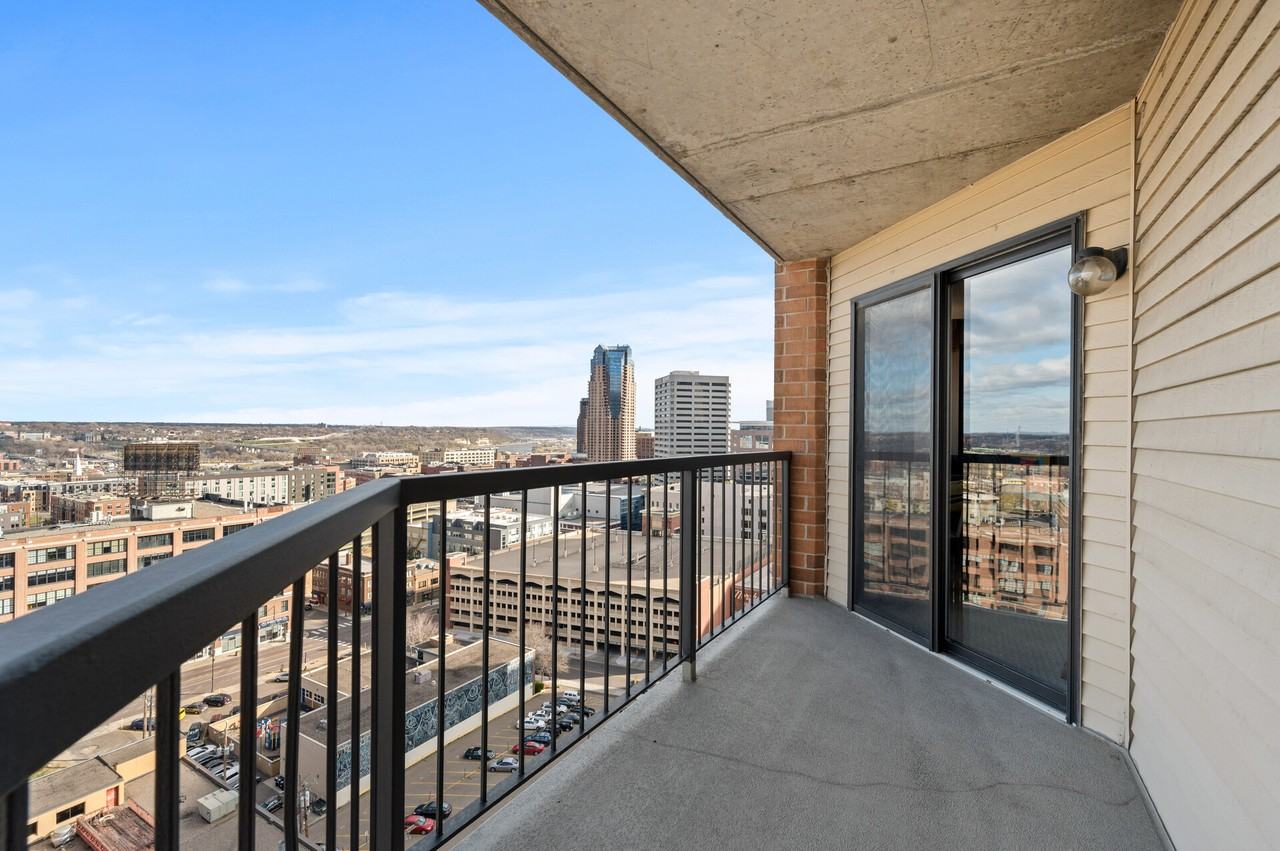 78 10th Street East #1907 - Photo 7 of 13