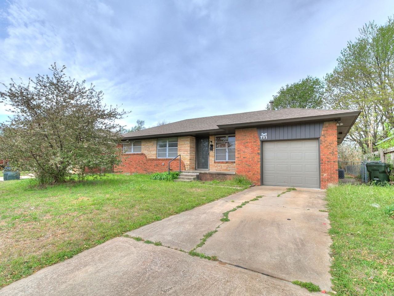 721 E Bouse Dr - Photo 2 of 39