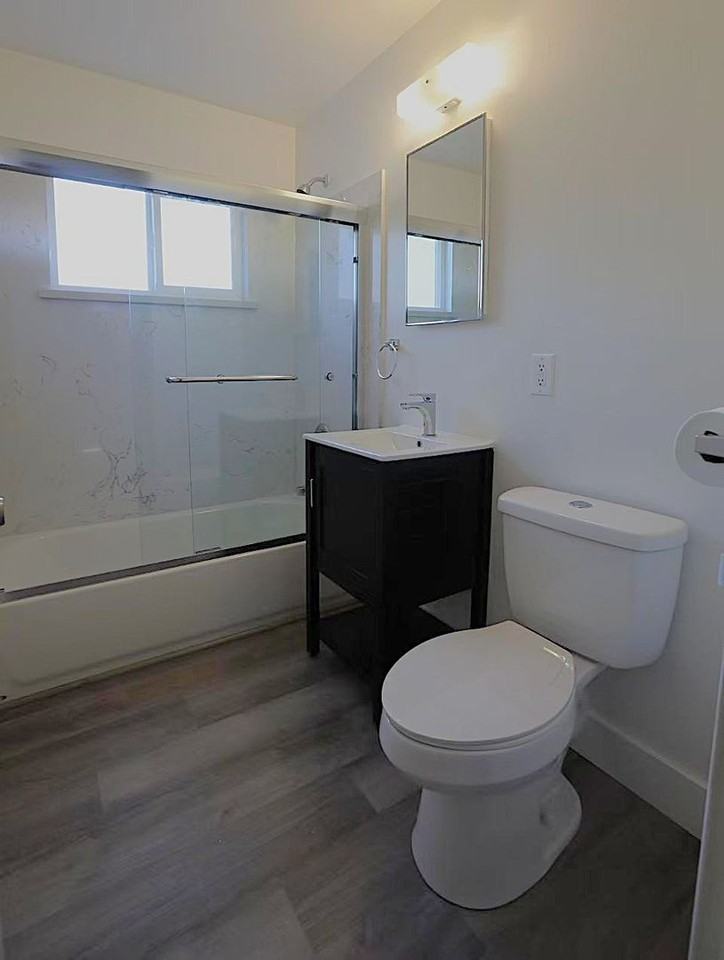 2137 Emerson St - Photo 6 of 6