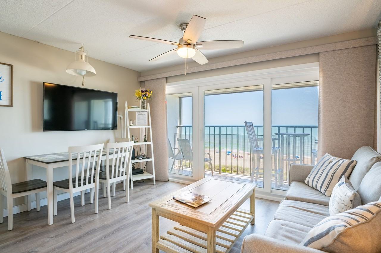 409 Cabana 409 @ 222 N Carolina Beach Ave - Photo 3 of 10