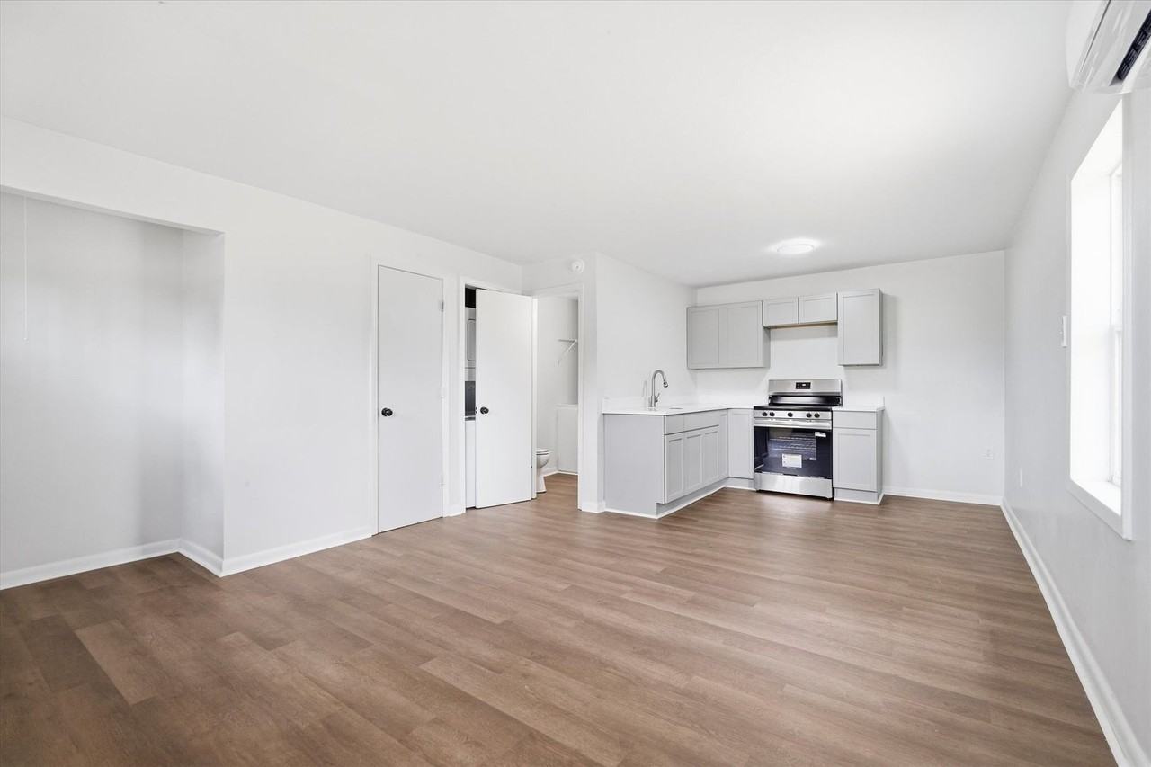 924 Huntington - Photo 5 of 18