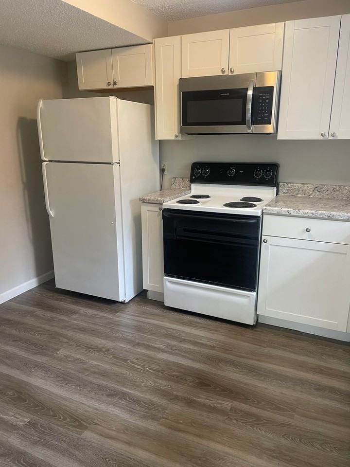 5816 Sanford Rd - Photo 5 of 10