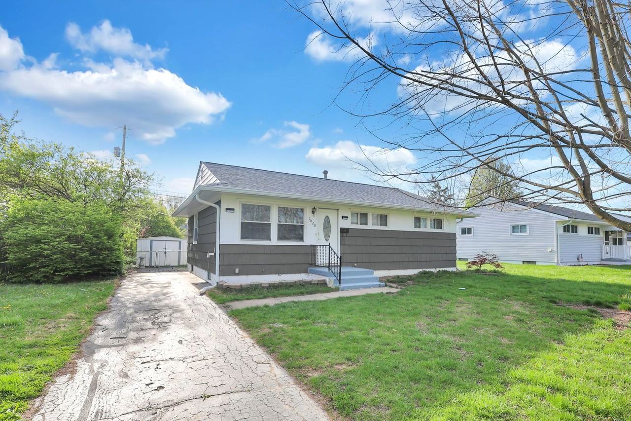 1028 S Harris Ave - Photo 3 of 36