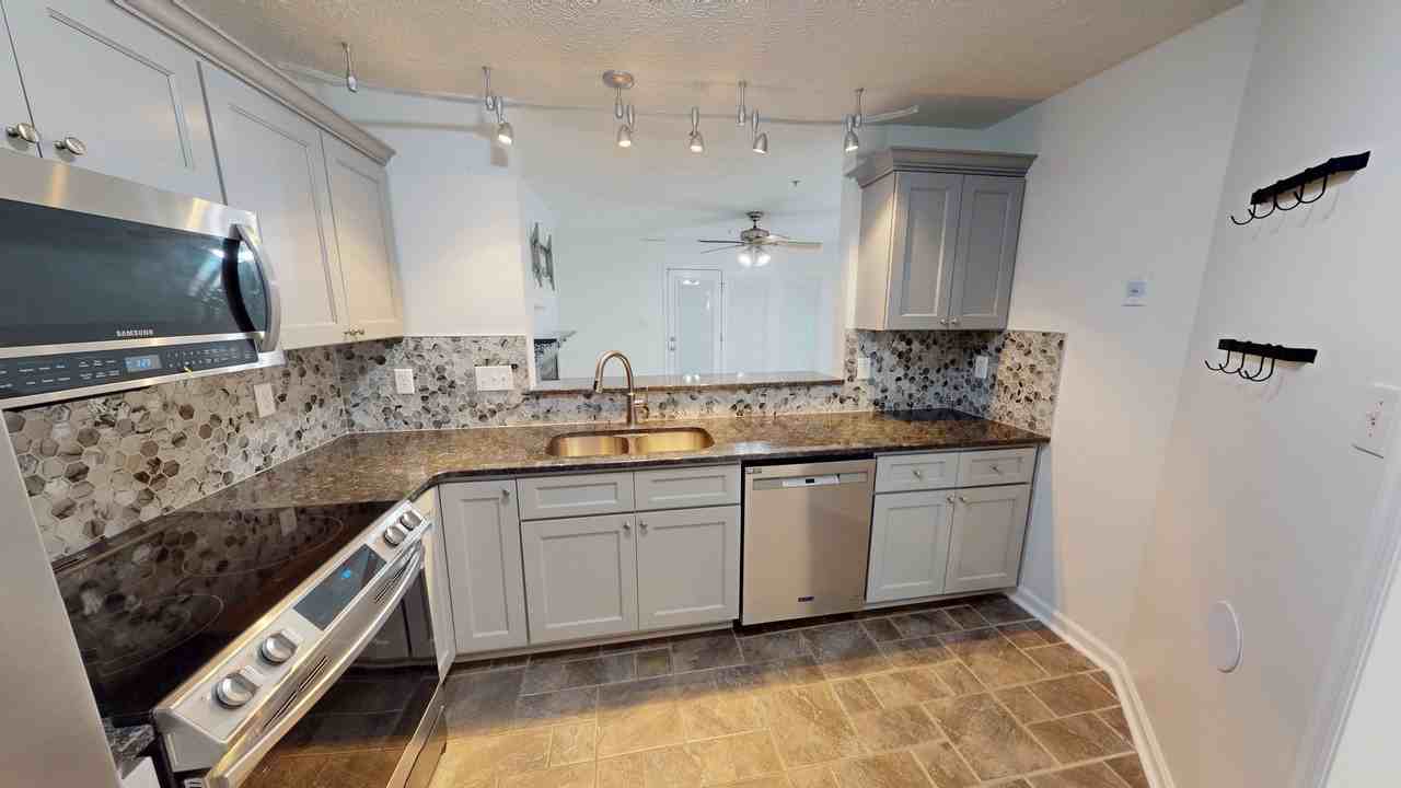 330 Bubble Creek Ct - Photo 7 of 26