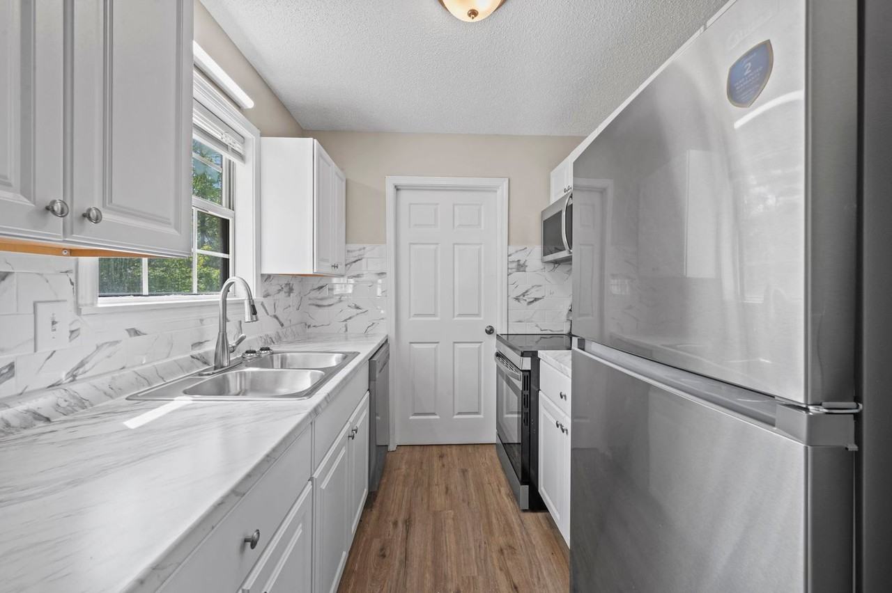 561 Jacquie Dr - Photo 7 of 26