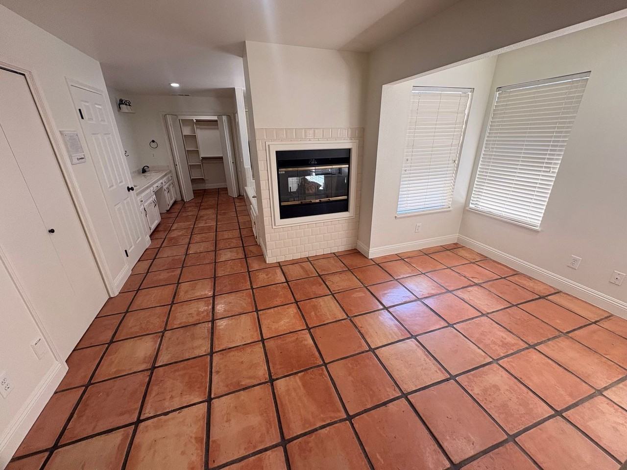 5339 W Sweet Ct - Photo 4 of 11