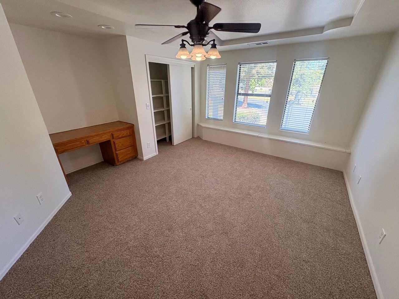 5339 W Sweet Ct - Photo 7 of 11