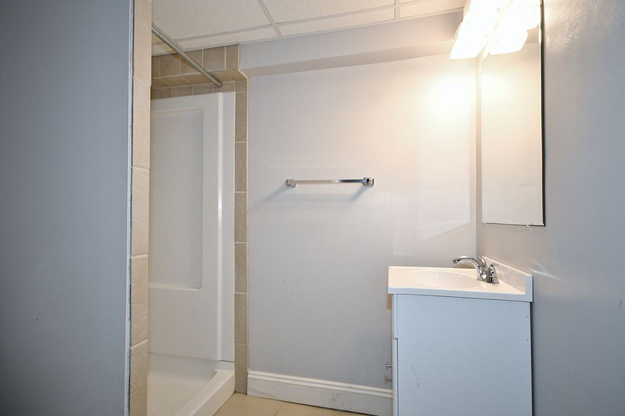 2528 Mission St - Photo 5 of 25