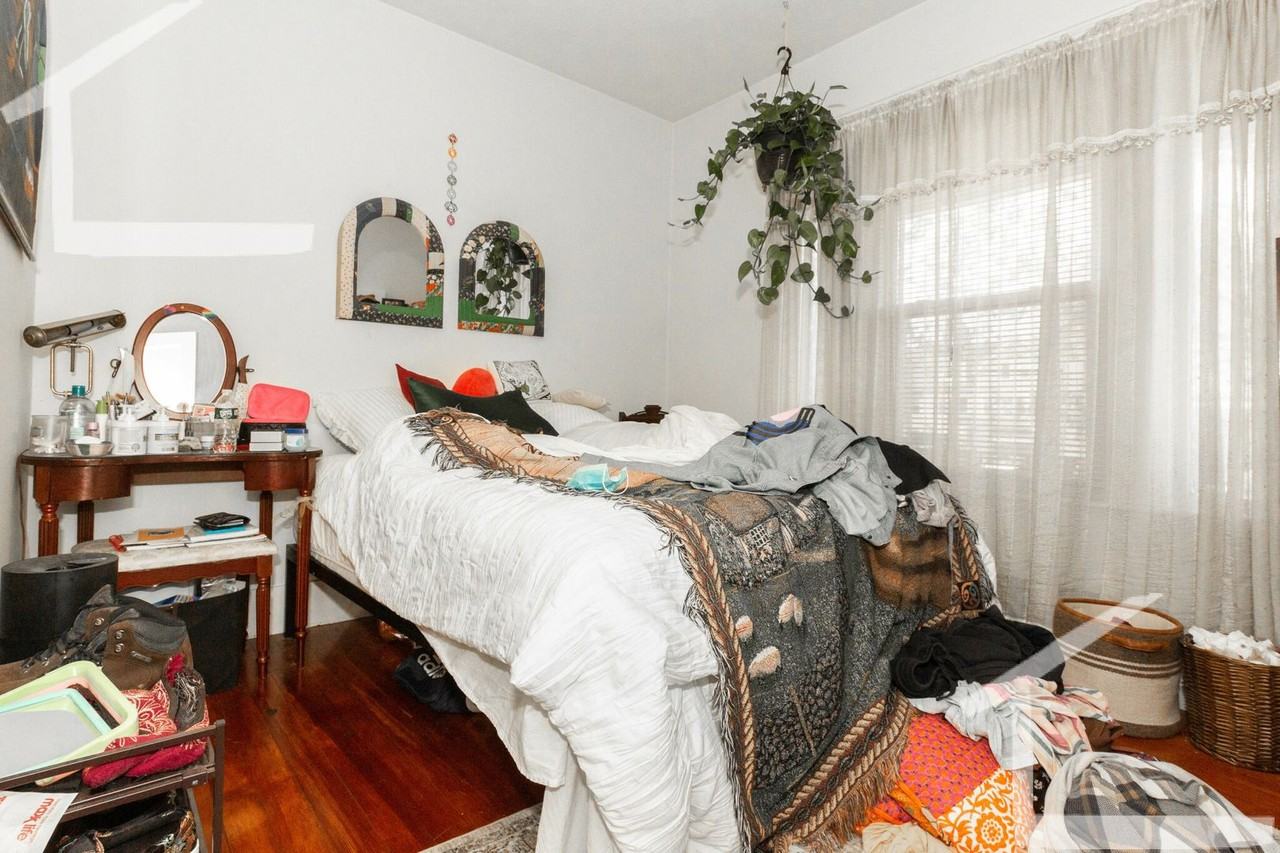 550 Washington St - Photo 5 of 10