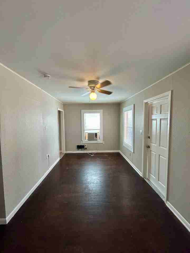 444 E Tillman Ave #5 - Photo 4 of 10