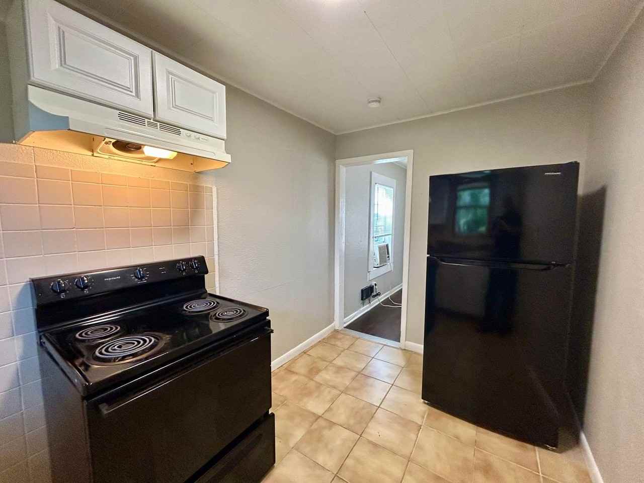 444 E Tillman Ave #5 - Photo 6 of 10