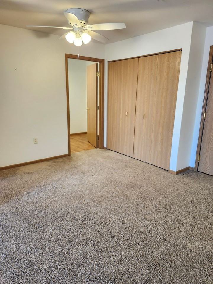 Woodfield Village I - Photo 7 of 13