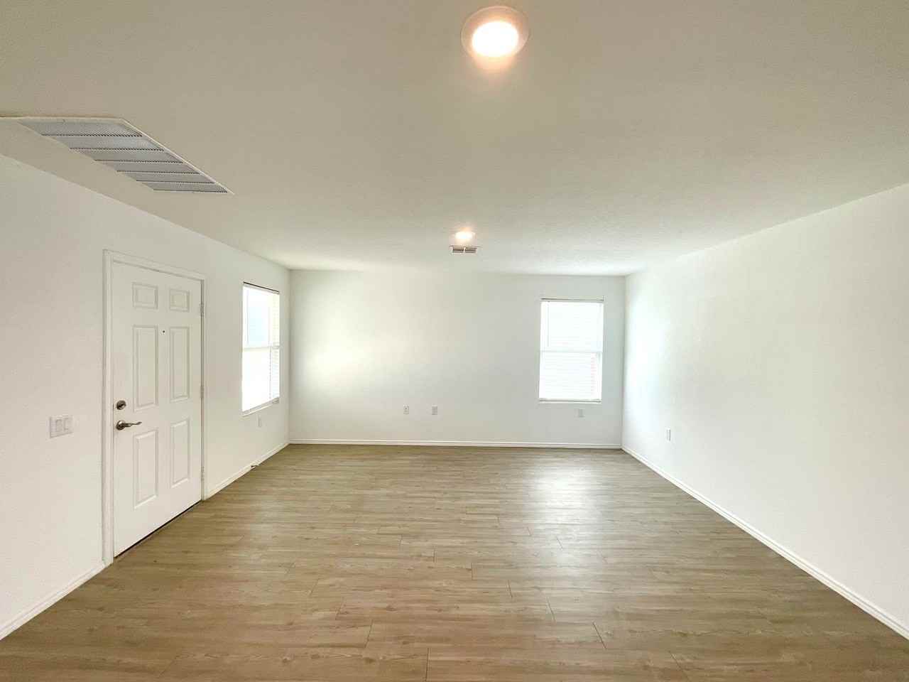 907 Cook Bnd - Photo 4 of 27