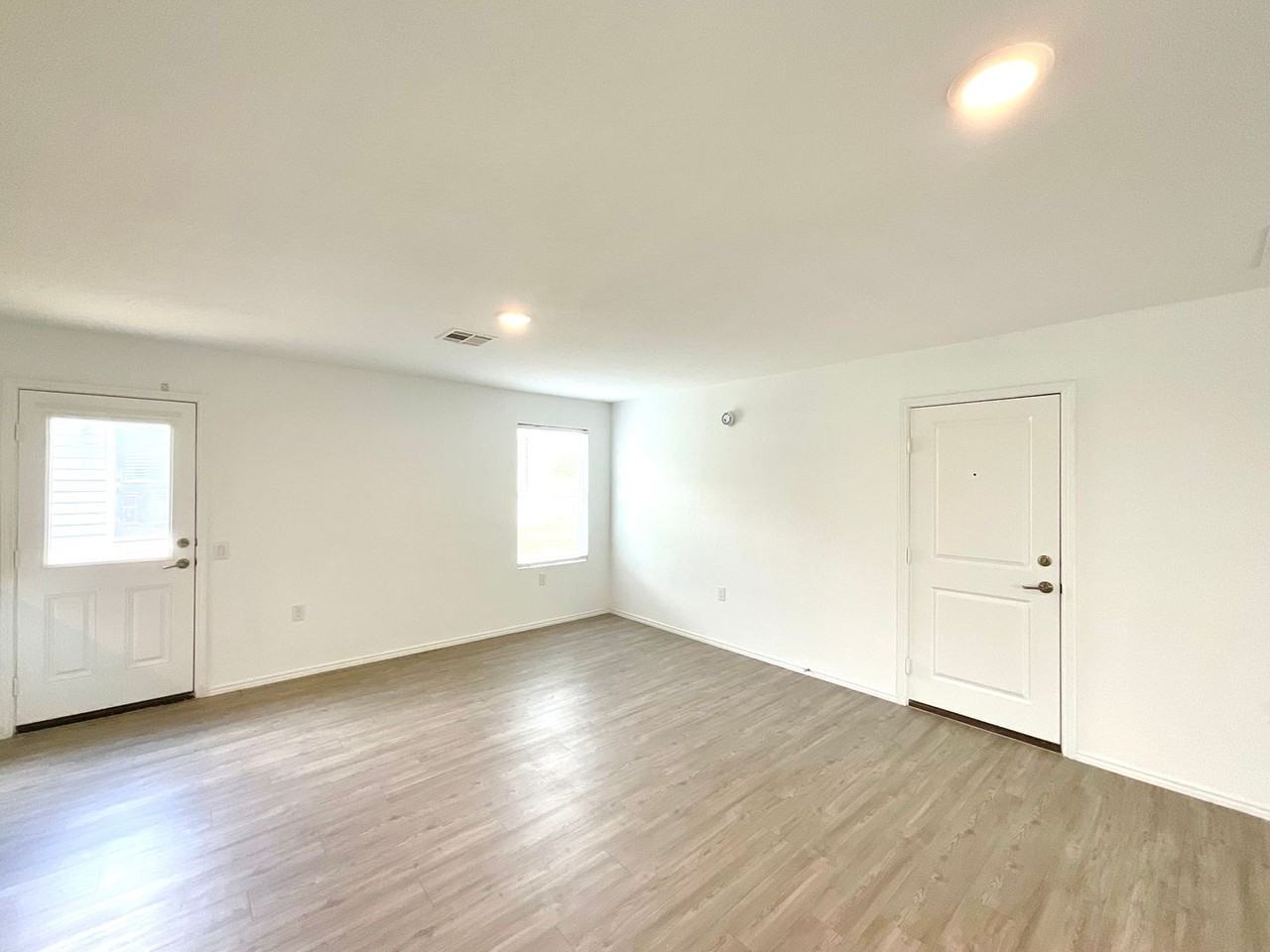 907 Cook Bnd - Photo 6 of 27