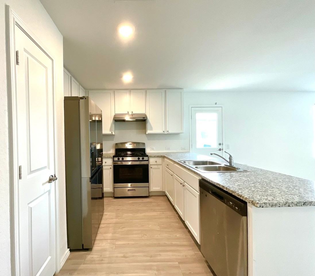 907 Cook Bnd - Photo 7 of 27