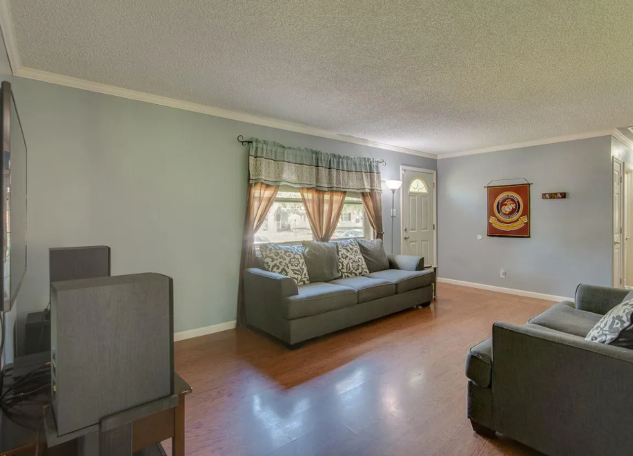 3329 Sw Kiowa St - Photo 2 of 18