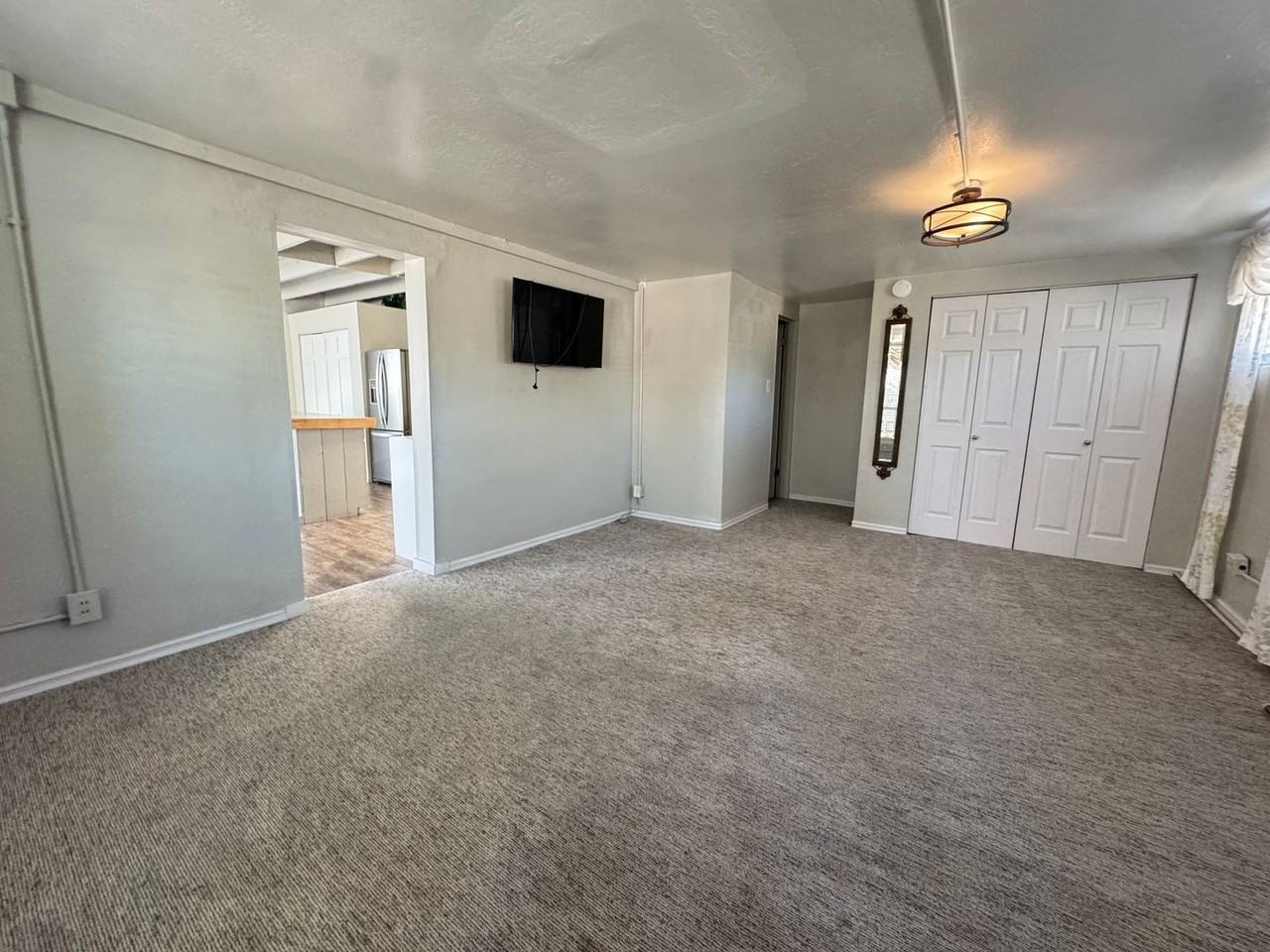 330 330 Pueblo Solano Rd NE, Casita - Photo 4 of 8