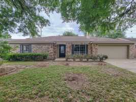 featured image of 1803 Cypress Dr