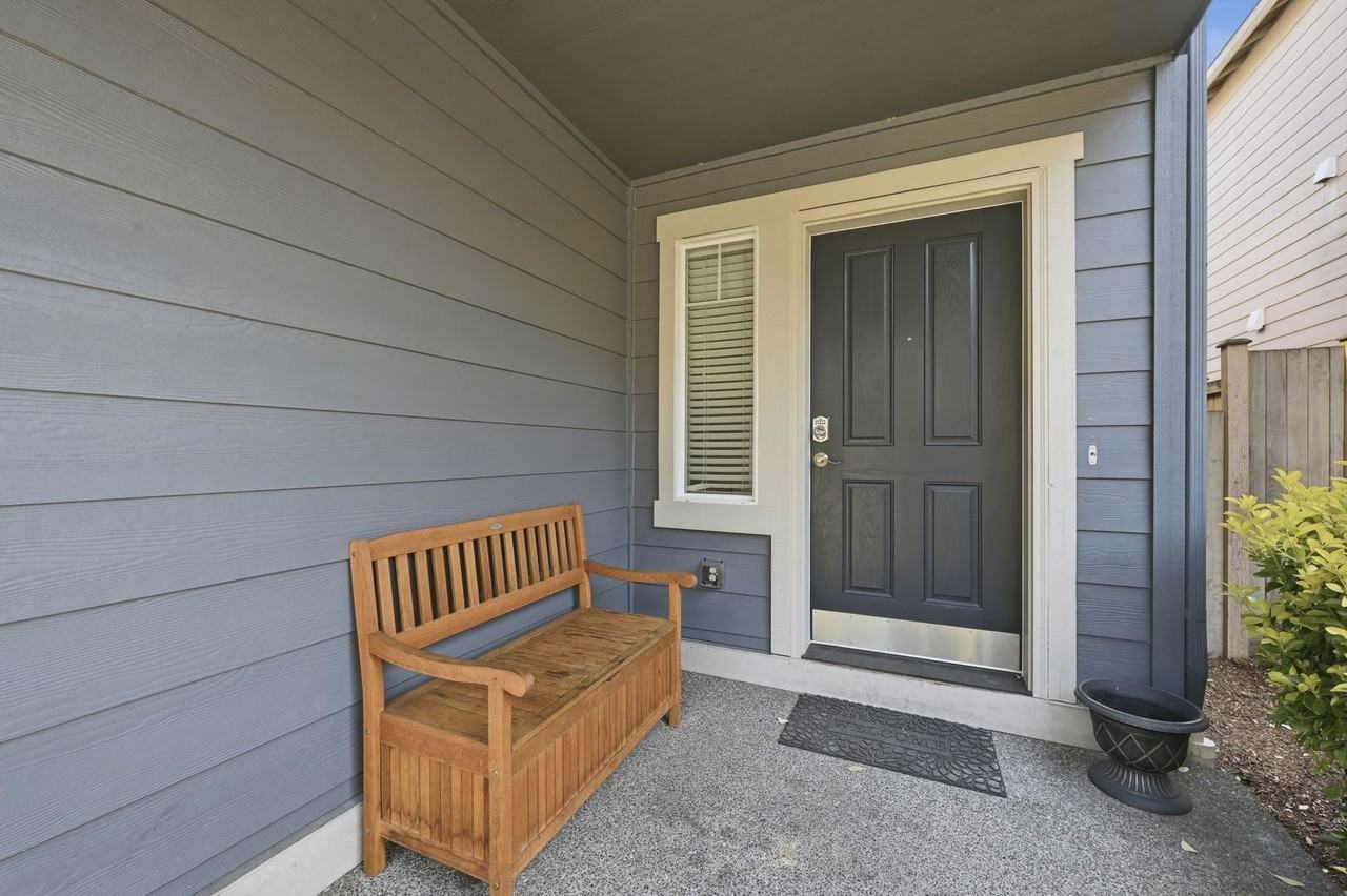 1229 92nd Ave Ne - Photo 2 of 21