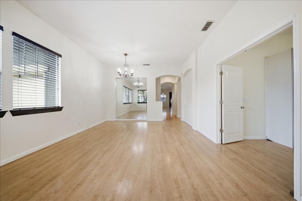 3618 Anthea St - Photo 3 of 21