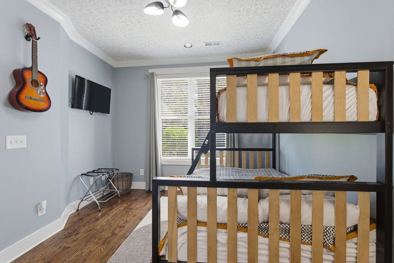 1815 Ridley Blvd - Photo 6 of 37