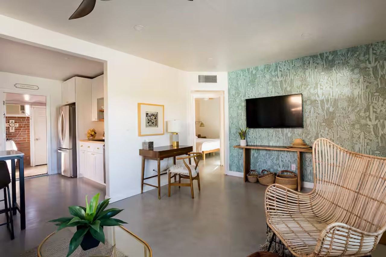 1402 E Roger Rd - Photo 2 of 32