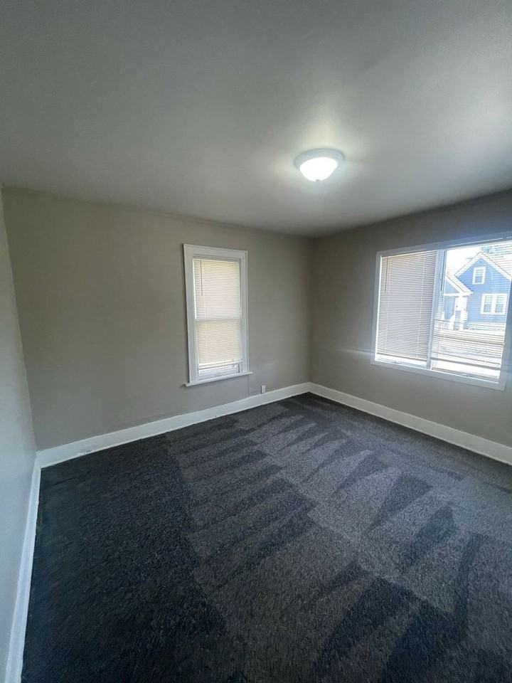 4661-4661A N 38th St. (Duplex) - Photo 3 of 16
