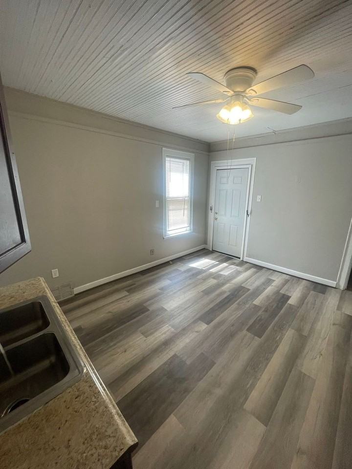 4661-4661A N 38th St. (Duplex) - Photo 5 of 16