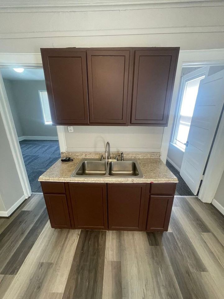 4661-4661A N 38th St. (Duplex) - Photo 6 of 16