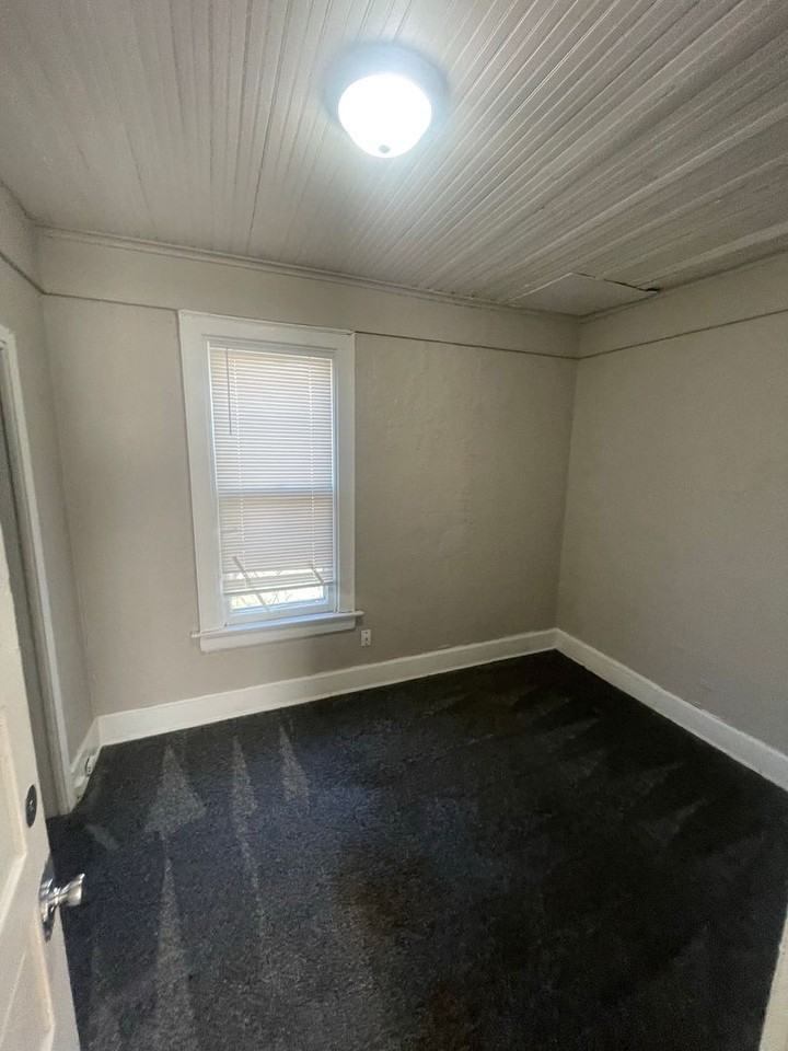 4661-4661A N 38th St. (Duplex) - Photo 7 of 16