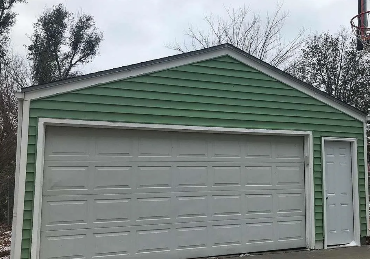 3520 Sw Brendan Ave - Photo 3 of 9